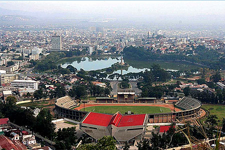 Stade & lac