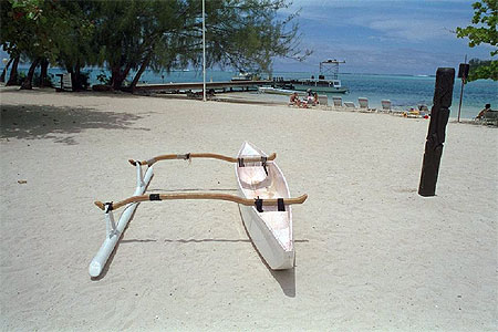Pirogue tahitienne