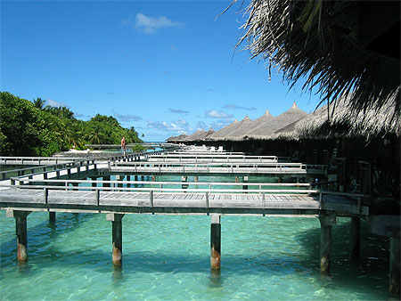 Ponton des bungalows sur plioti de Kuramathi Cottage