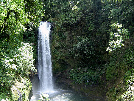 Cascade de la Paz