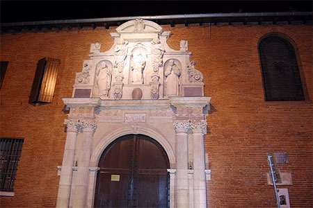 Entr�e de l'Eglise Saint-Pierre-des-Cuisines