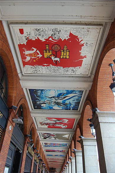 Les Arcades, place du Cap'