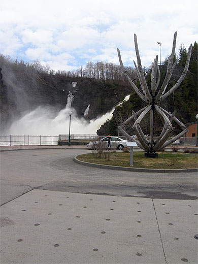 Une chute au coeur d'une ville