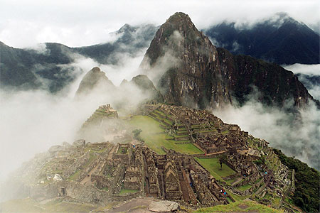 Le Machu Picchu dans la brume