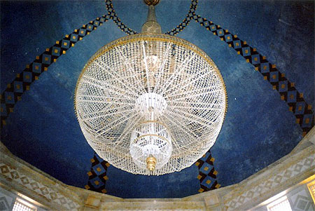 Lustre du Mausol�e H. BOURGHIBA