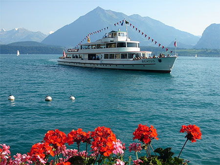 Bateau sur Lac de Thun