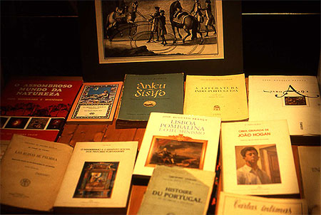Bouquiniste, quartier du Chiado