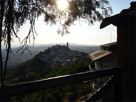 Panorama sur le vieux village d'Andretta