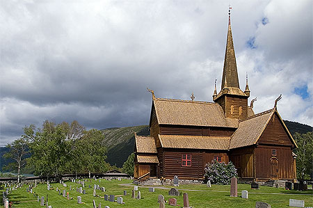 Eglise en "bois debout"