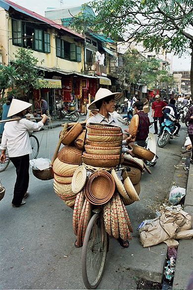 A Hanoi, d'un village � l'autre.