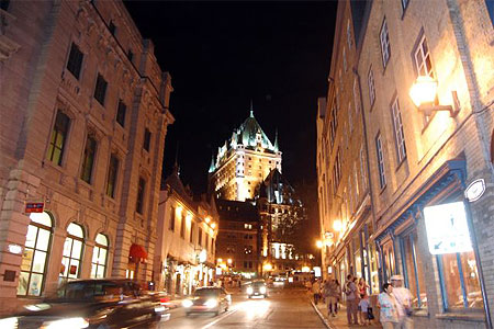 Activit� nocturne au pied de Frontenac