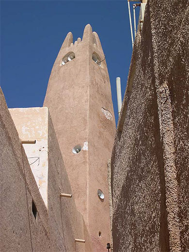 Gharda�a - Le minaret de la vieille ville