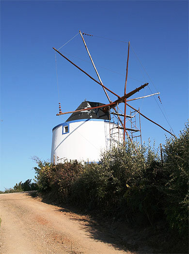 Moinho de Santiago do Cac�m