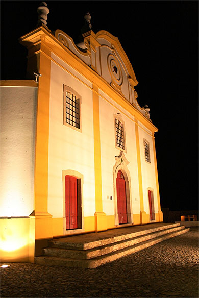 Igreja Matriz- Santiago do Cac�m