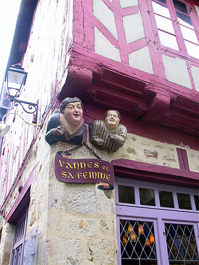 L'enseigne de "Vannes et sa Femme"