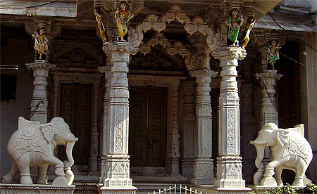 Entr�e d'un temple