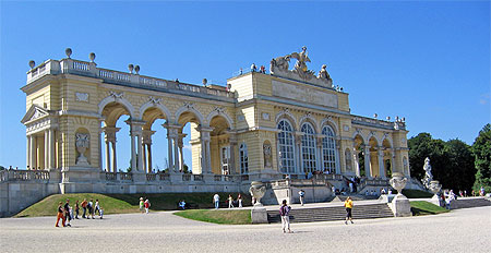 Vienne-Ch�teau-de-Sch�nbrunn-vue-cot�-jardins