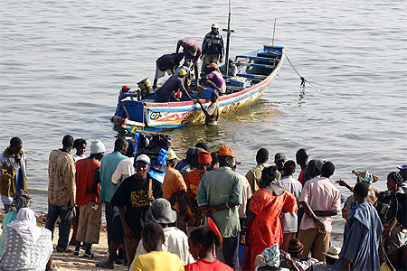 Retour des p�cheurs au port de Mbour