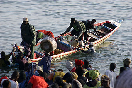 Retour des p�cheurs au port de Mbour
