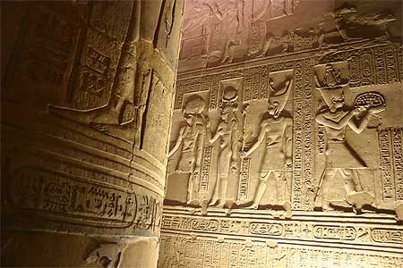 Temple de Kom Ombo by night 