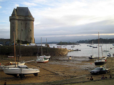 Mar�e basse pr�s de la Tour Solidor