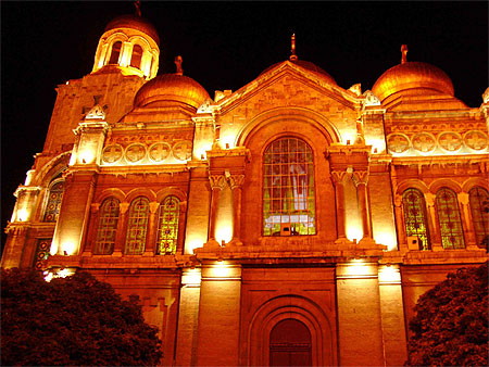 La Cath�drale by Night