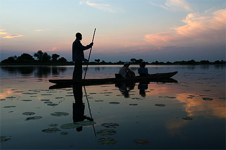 Sur l'eau en Mokoro
