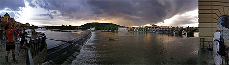 Orage sur le pont Charles