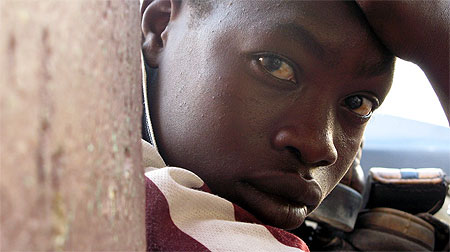 Enfant dans l'ombre