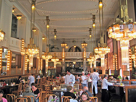 Brasserie Arts D�co dans la Maison Municipale
