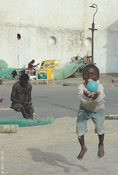 Gamin dans la rue � Saltpond