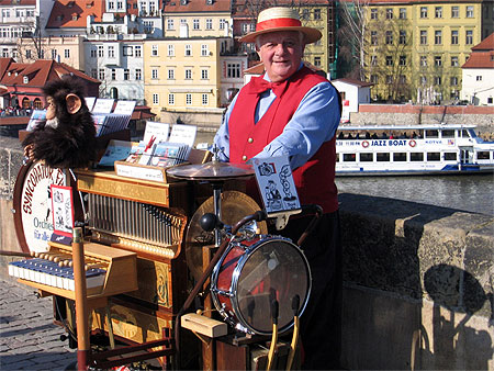 Quelques Artistes sur le ponts Charles