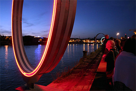 Anneaux dans la nuit