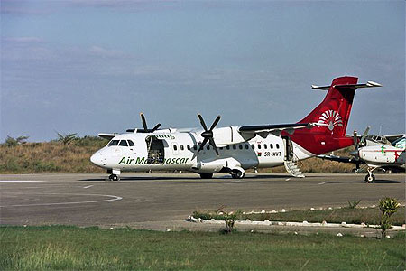 ATR 42 sur le tarmac � Morondava