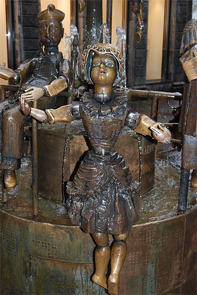Puppenbrunnen (la fontaine aux poup�es)