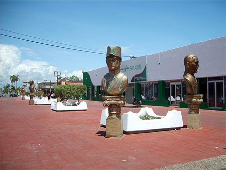 Statues de H�ros mexicains