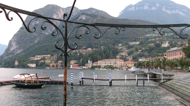 Sur les bords du lac