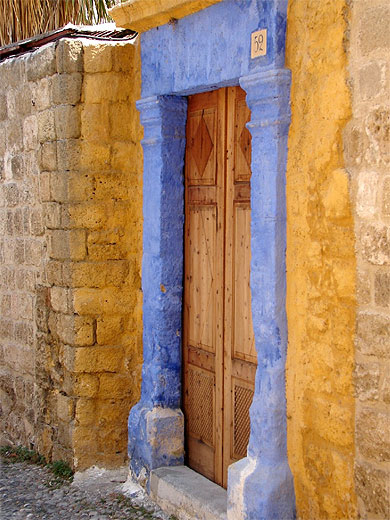 En jaune et bleu