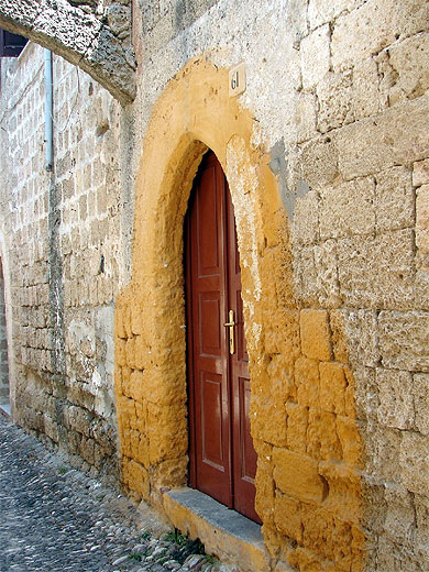 La porte rouge