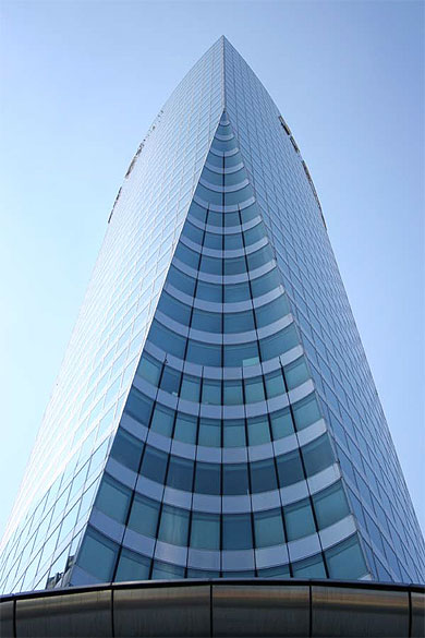 La D�fense - Vaisseau spatial ?