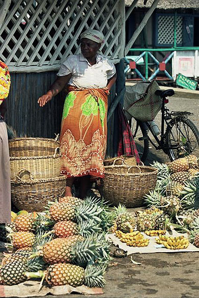 Ananas et bananes... Demandez !