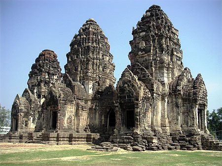 Phra Prang Sam Yot