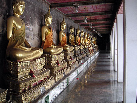 Bouddhas dans Wat Suthat