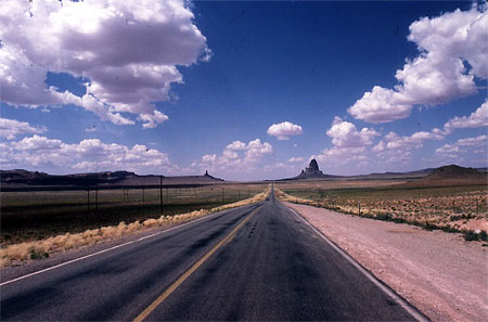 En remontant vers la Monument Valley 
