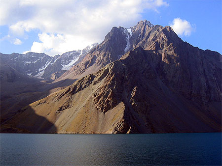 Retenue d'eau au Cajon del Maipo