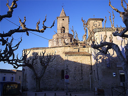 St-Just d'Ard�che, les 2 clochers