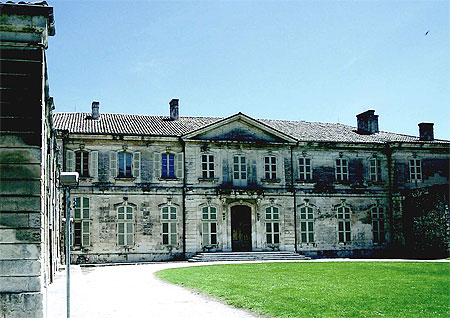 Viviers, l'H�tel-de-Ville, ex-�v�ch�