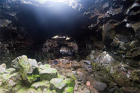 Un tunnel de lave en Islande