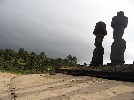 L'ahu de la plage d'Anakena