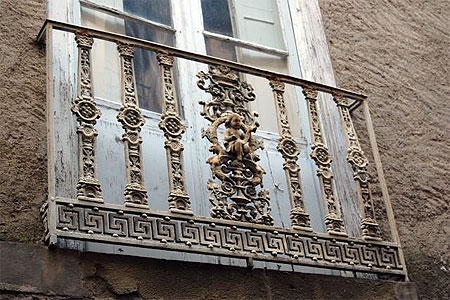 Balcon presque m�di�val